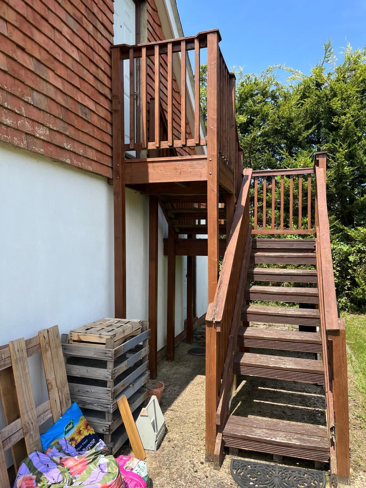 External staircase and landing, photograph 6