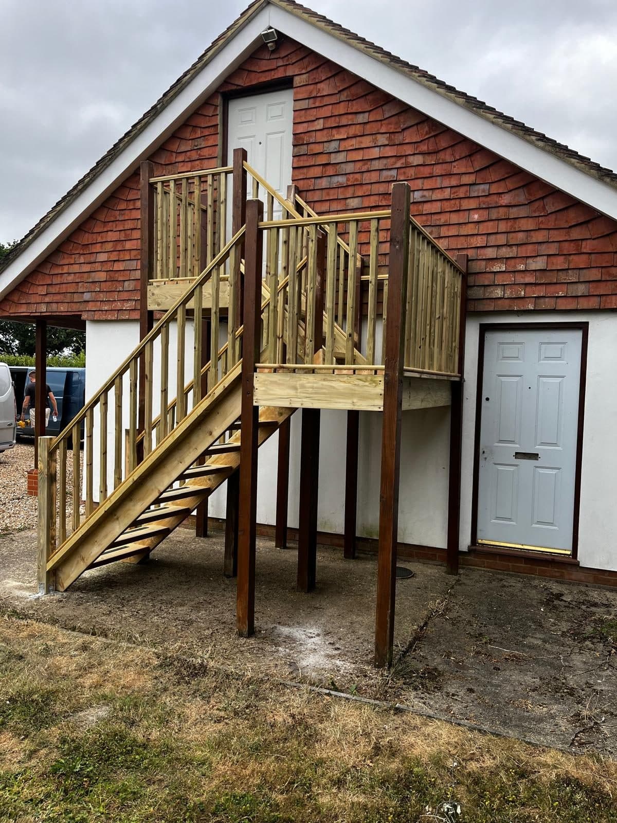 External staircase and landing, photograph 7