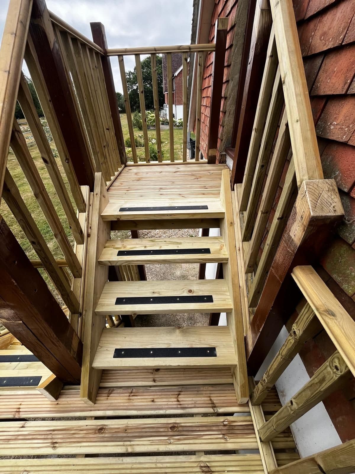 External staircase and landing, photograph 8