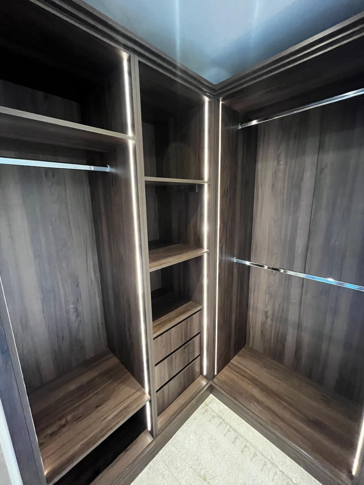 Fitted walk in wardrobe, photograph 13