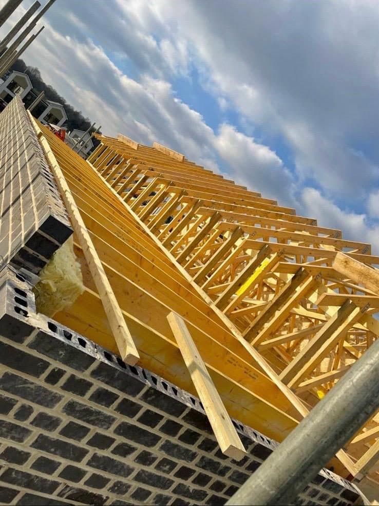 New build frame, roof and staircase, photograph 10