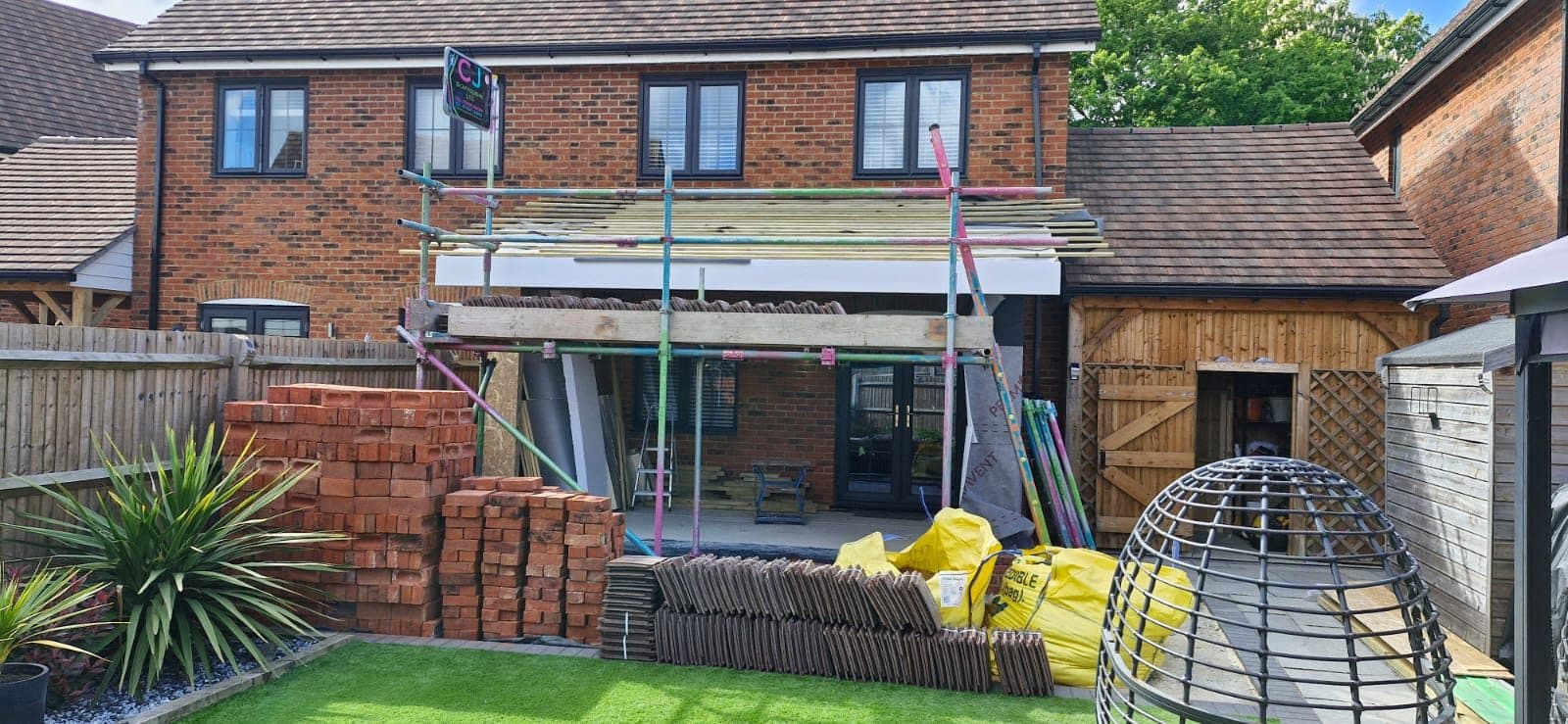 Single storey extension with bifolds, photograph 14