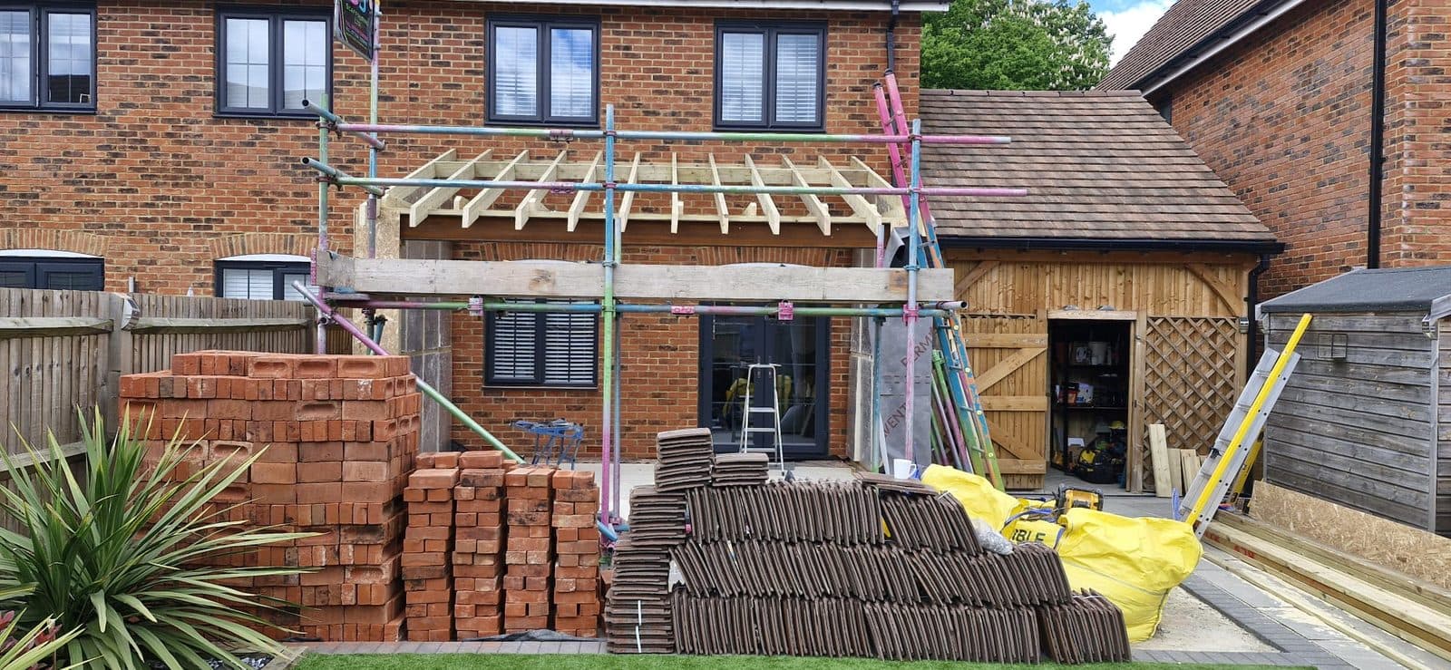 Single storey extension with bifolds, photograph 15